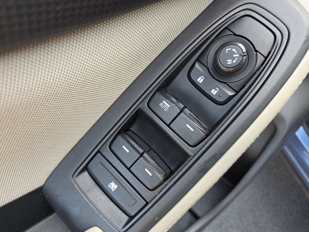 Used 2024 Subaru Forester AWD/4WD image 31