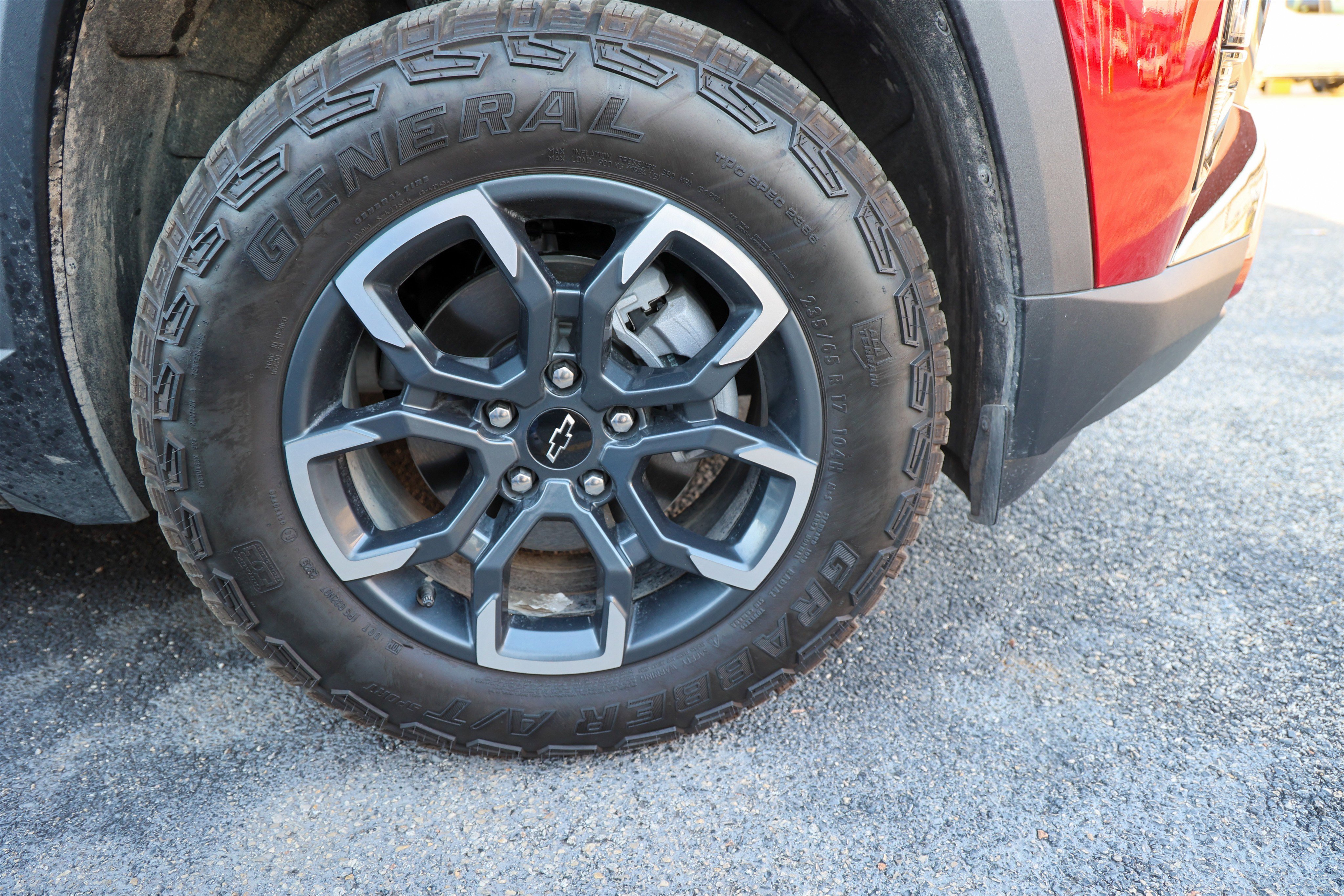Used 2026 Chevrolet Equinox ACTIV w/ Convenience Package III FWD image 13