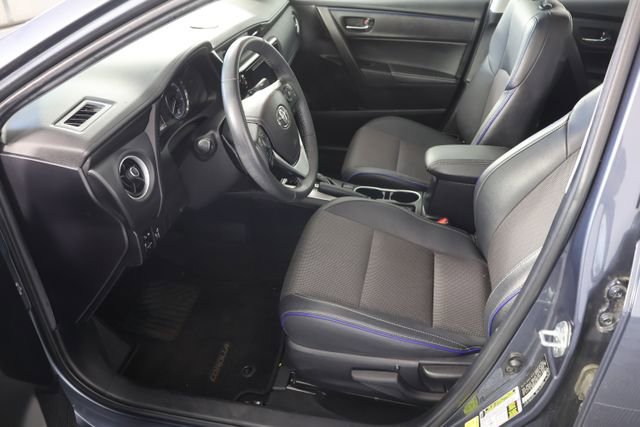 Used 2018 Toyota Corolla SE w/ SE Premium Package FWD image 18