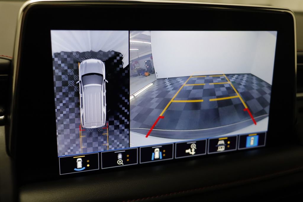 Used 2021 Chevrolet Tahoe RST w/ Luxury Package image 11