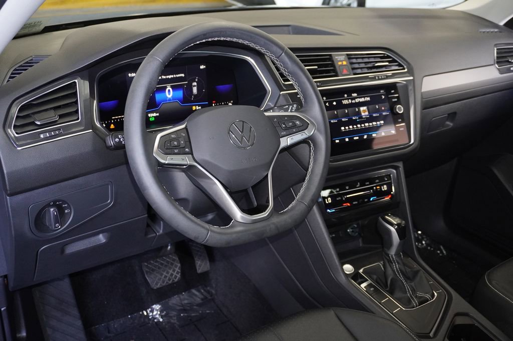 Used 2023 Volkswagen Tiguan SE image 13