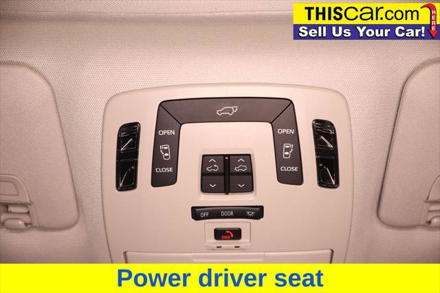 Used 2025 Toyota Sienna XLE image 16