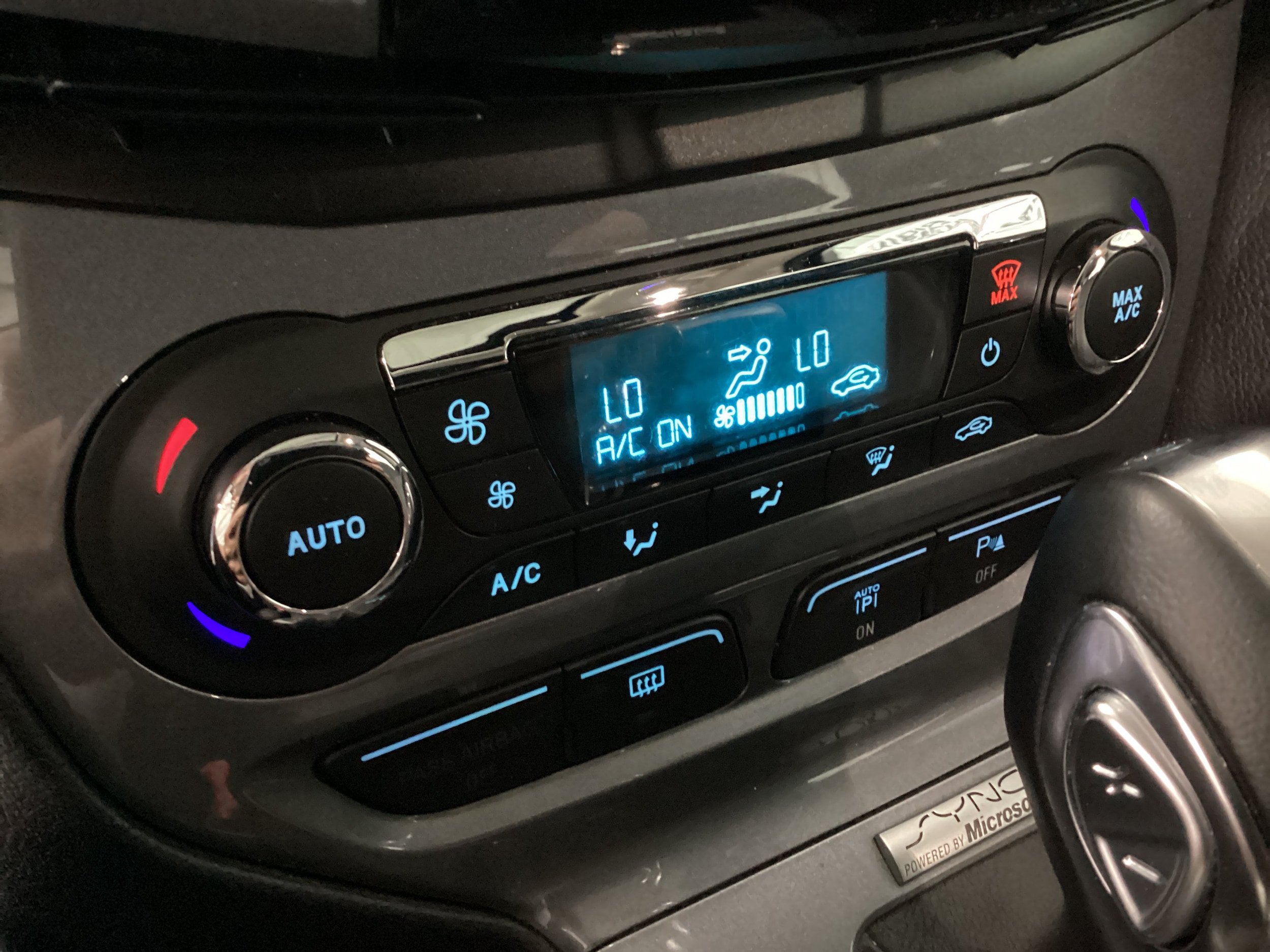 Used 2012 Ford Focus Titanium FWD image 25