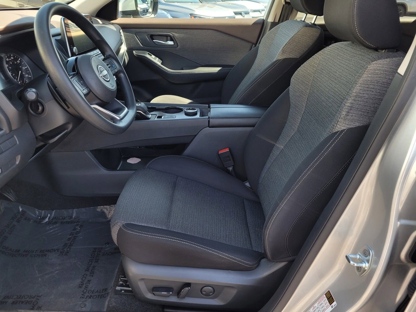 Used 2023 Nissan Rogue SV image 15