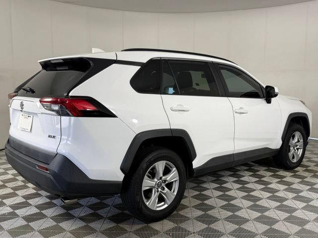 Used 2019 Toyota RAV4 XLE FWD image 8