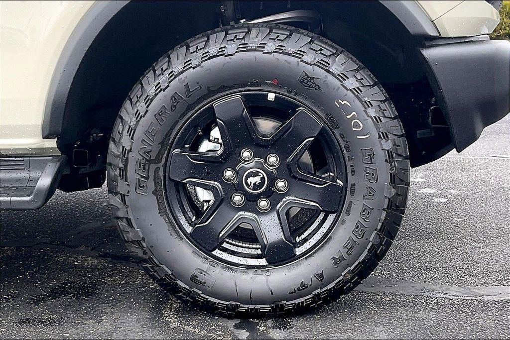 New 2025 Ford Bronco Outer Banks image 12