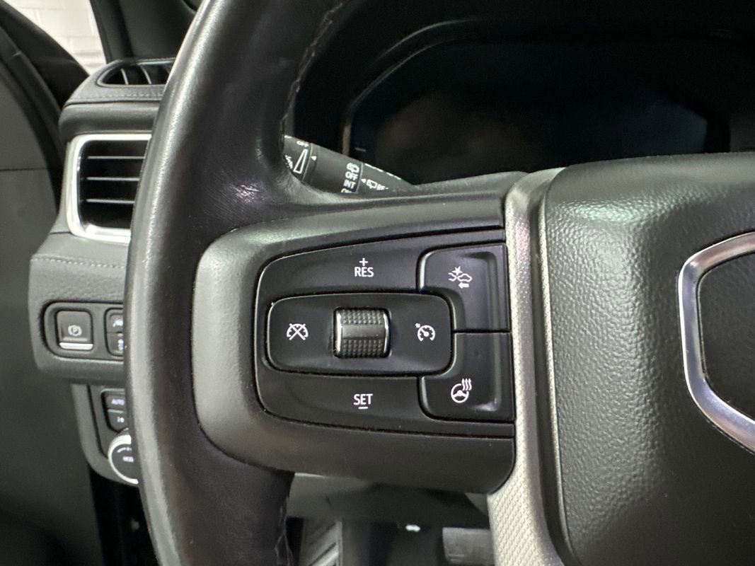 Used 2022 GMC Yukon XL Denali image 13