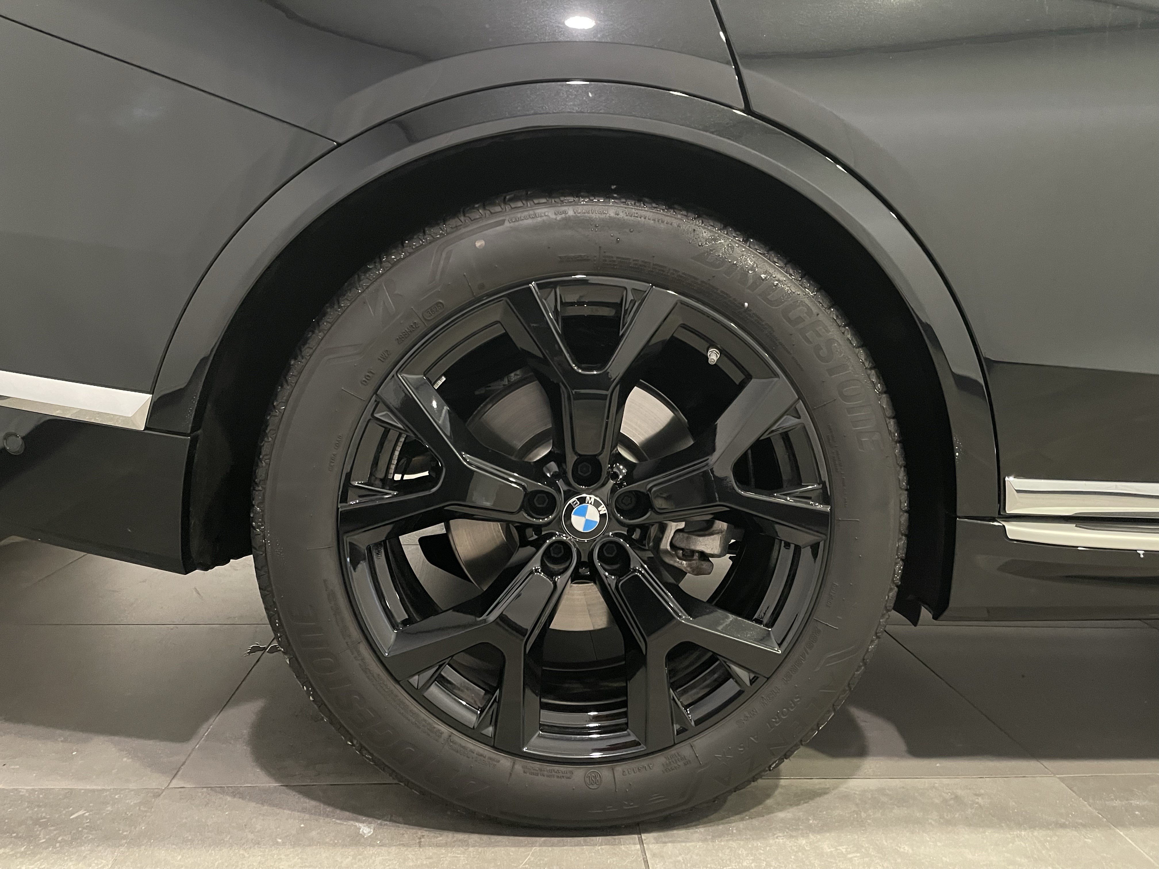 Used 2026 BMW X7 xDrive40i w/ Climate Comfort Package AWD/4WD image 9