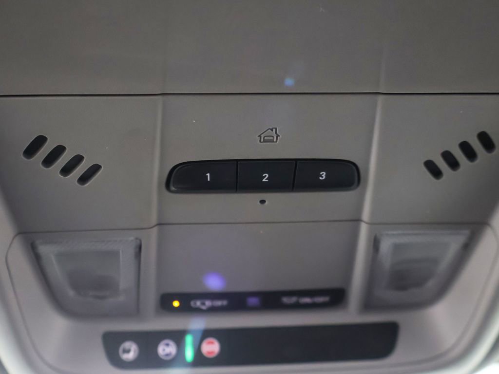 Used 2019 Chevrolet Equinox Premier w/ Premier Redline Edition image 46