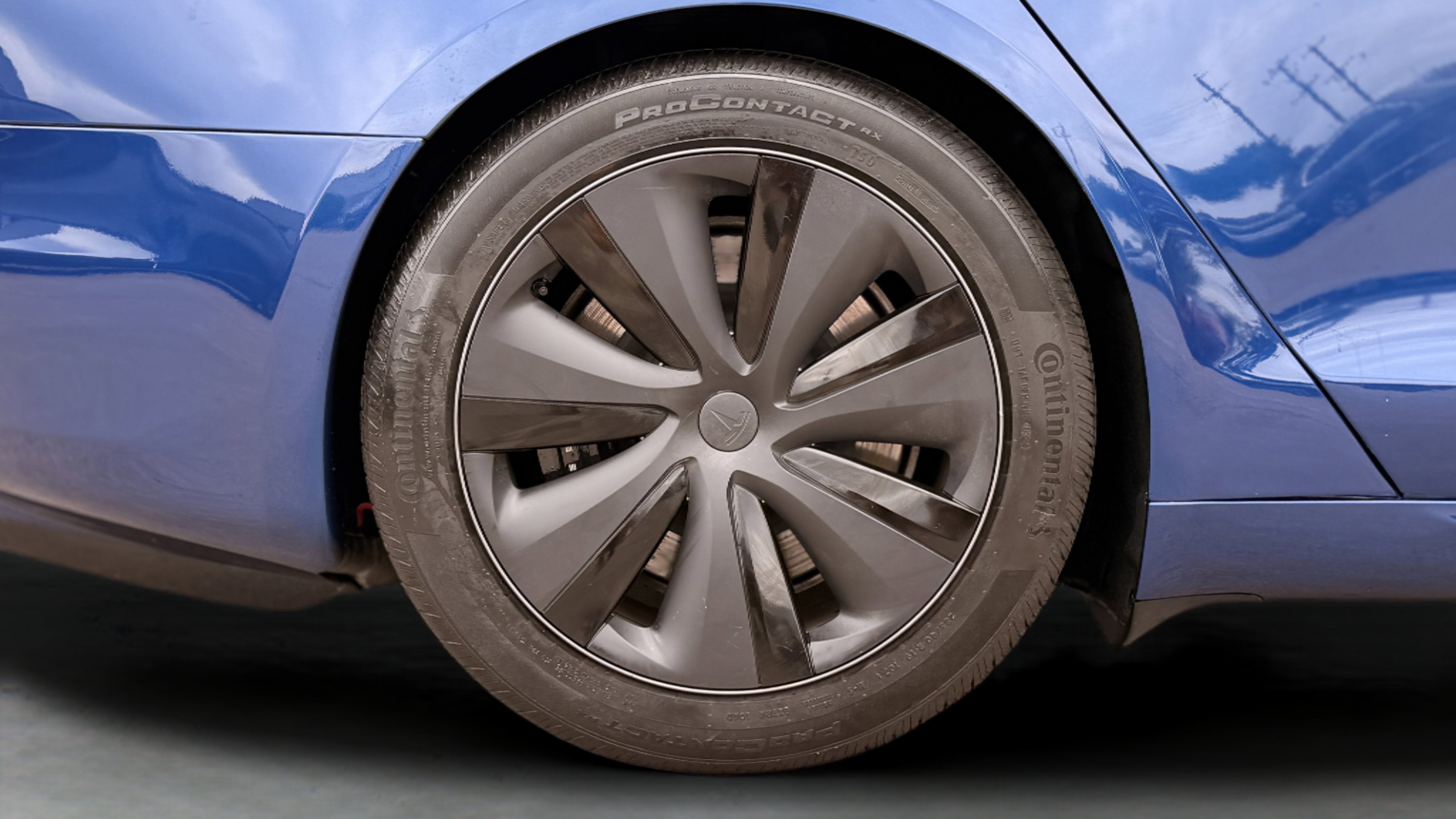 Used 2025 Tesla Model S image 12