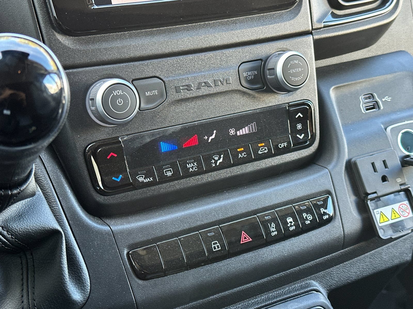 New 2026 RAM ProMaster 3500 w/ Advanced Safety Group FWD image 17