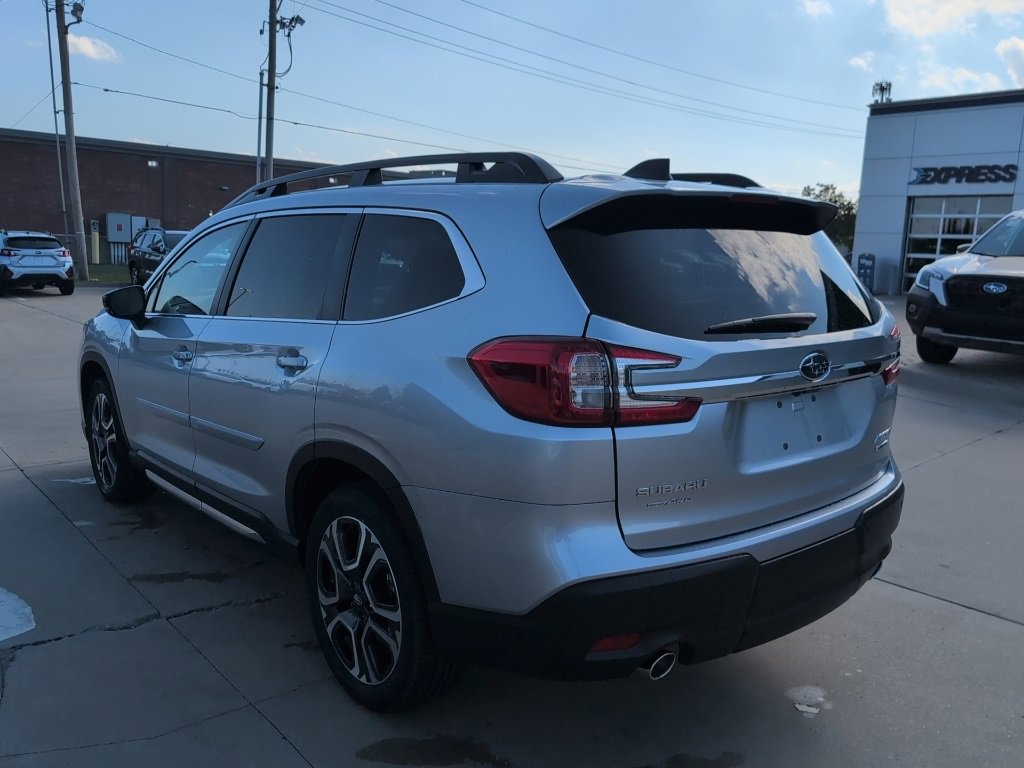 New 2025 Subaru Ascent Limited image 9