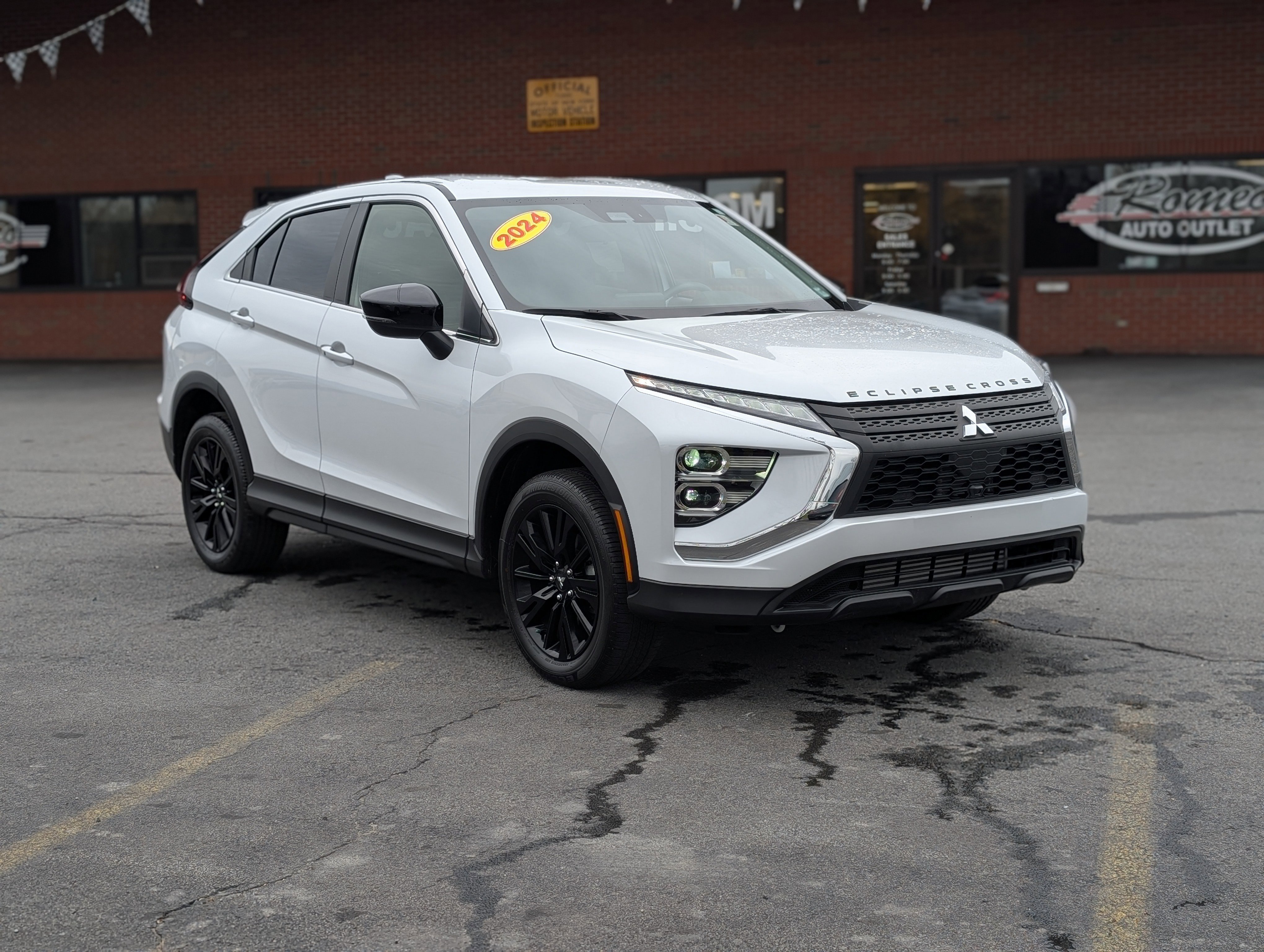 Used 2024 Mitsubishi Eclipse Cross LE image 12
