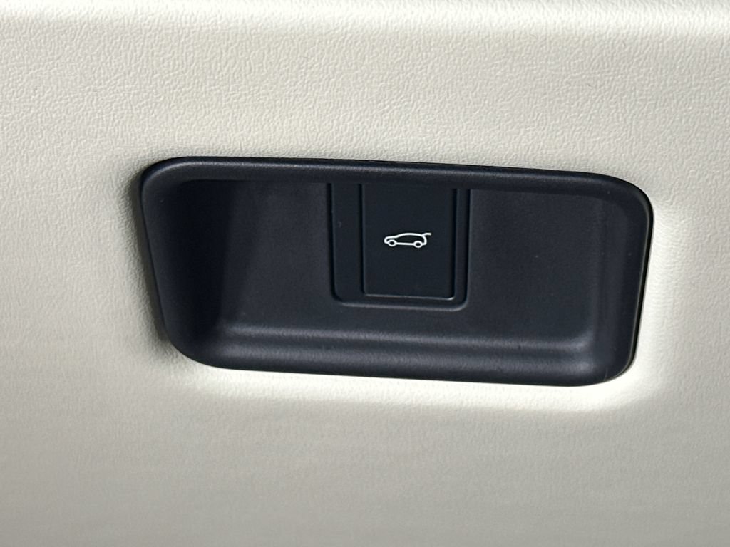 Used 2023 Land Rover Range Rover SE AWD/4WD image 33