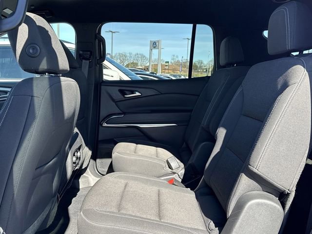 Used 2024 Chevrolet Traverse LT image 11