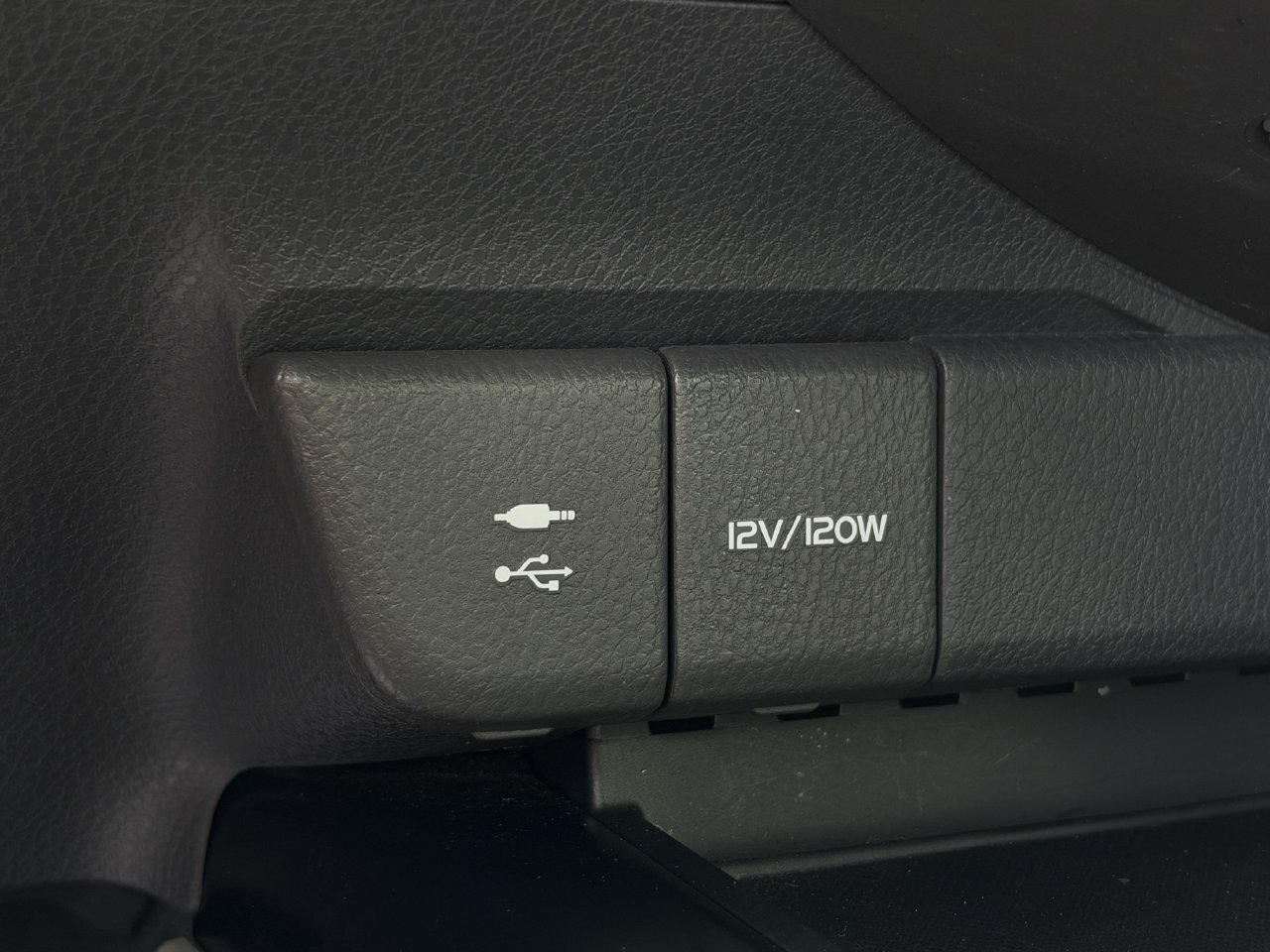 Used 2018 Toyota Camry XLE FWD image 21