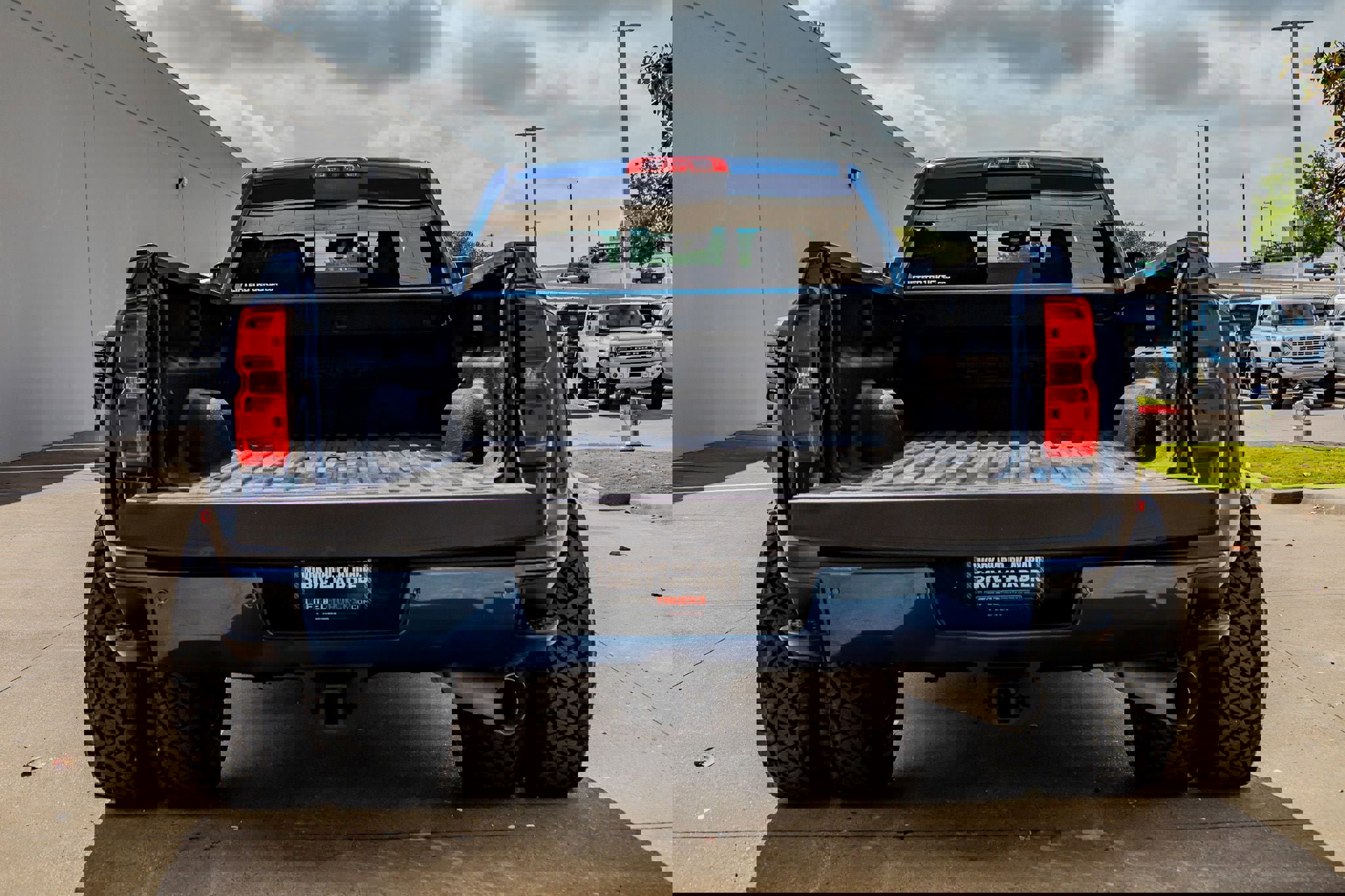 Used 2015 GMC Sierra 3500 Denali w/ Duramax Plus Package image 9