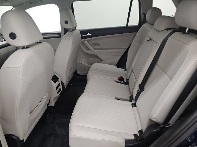 Used 2023 Volkswagen Tiguan SE w/ Panoramic Sunroof Package AWD/4WD image 29