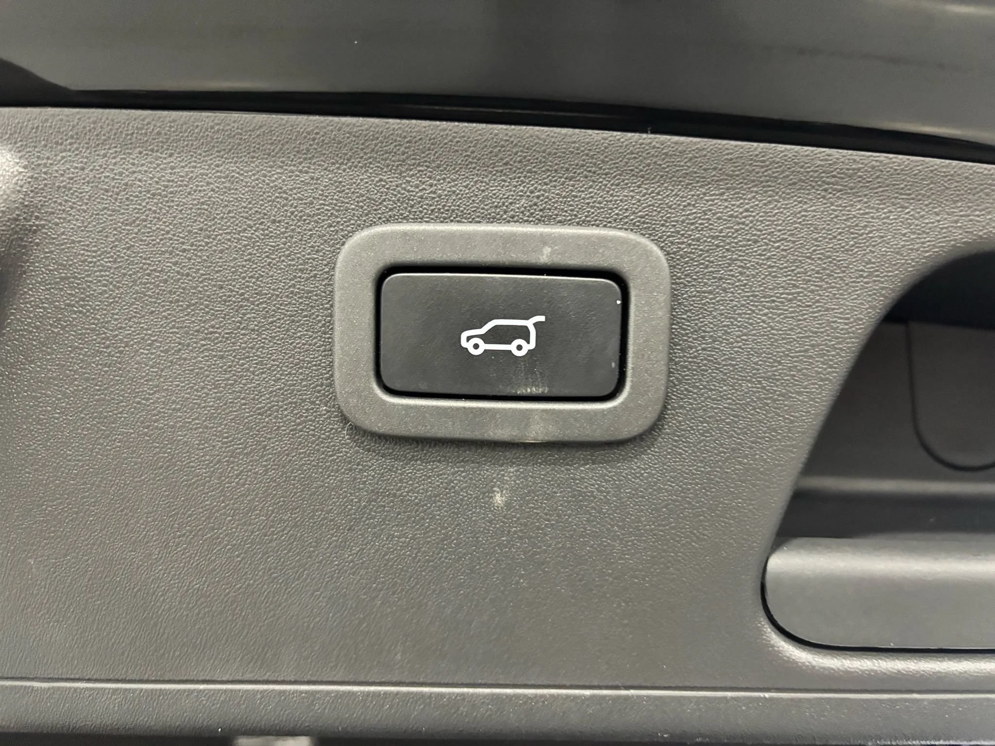 Used 2018 Jaguar E-PACE S AWD/4WD image 38
