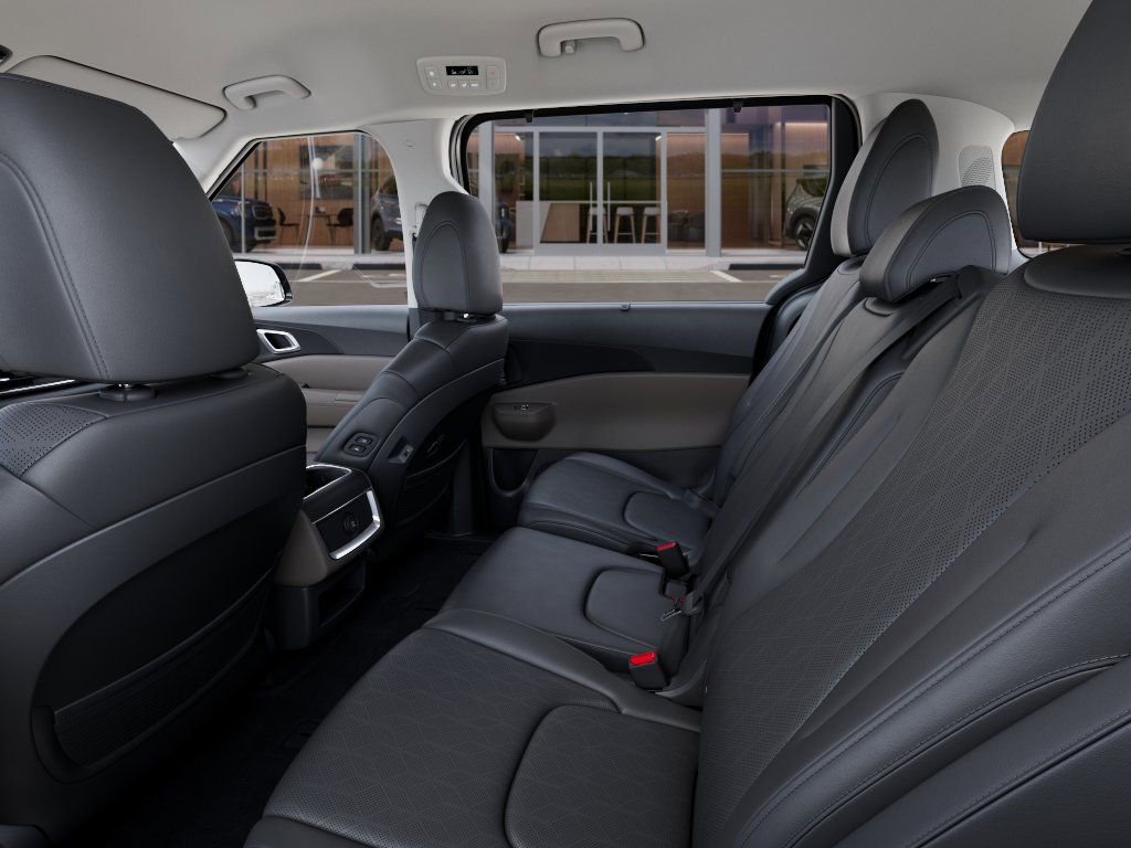 New 2026 Kia Carnival EX image 18