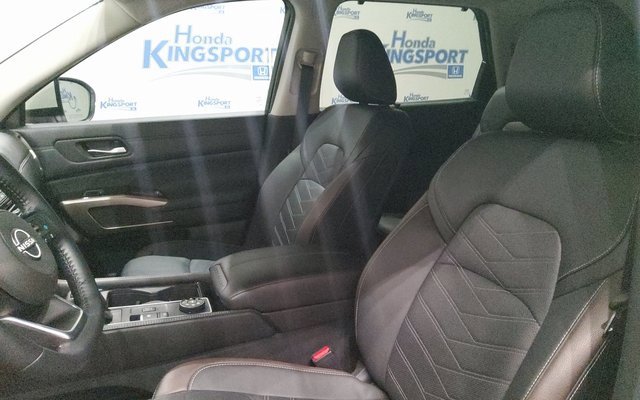 Used 2024 Nissan Pathfinder Platinum image 43