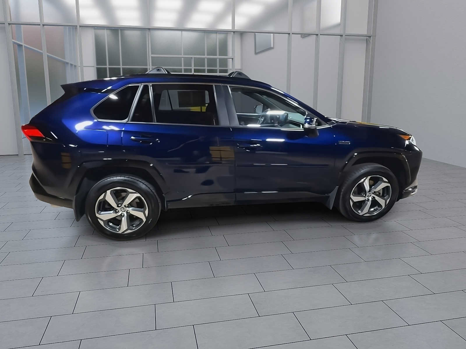 Used 2021 Toyota RAV4 SE w/ Weather & Moonroof Package AWD/4WD image 9