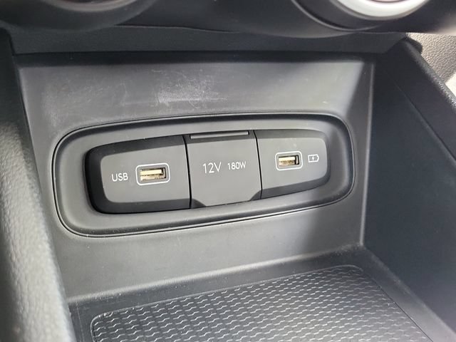 Used 2022 Hyundai Venue Limited w/ Cargo Package FWD image 26
