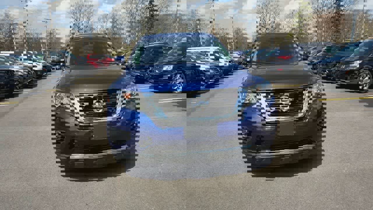 Used 2017 Nissan Pathfinder SV AWD/4WD image 3