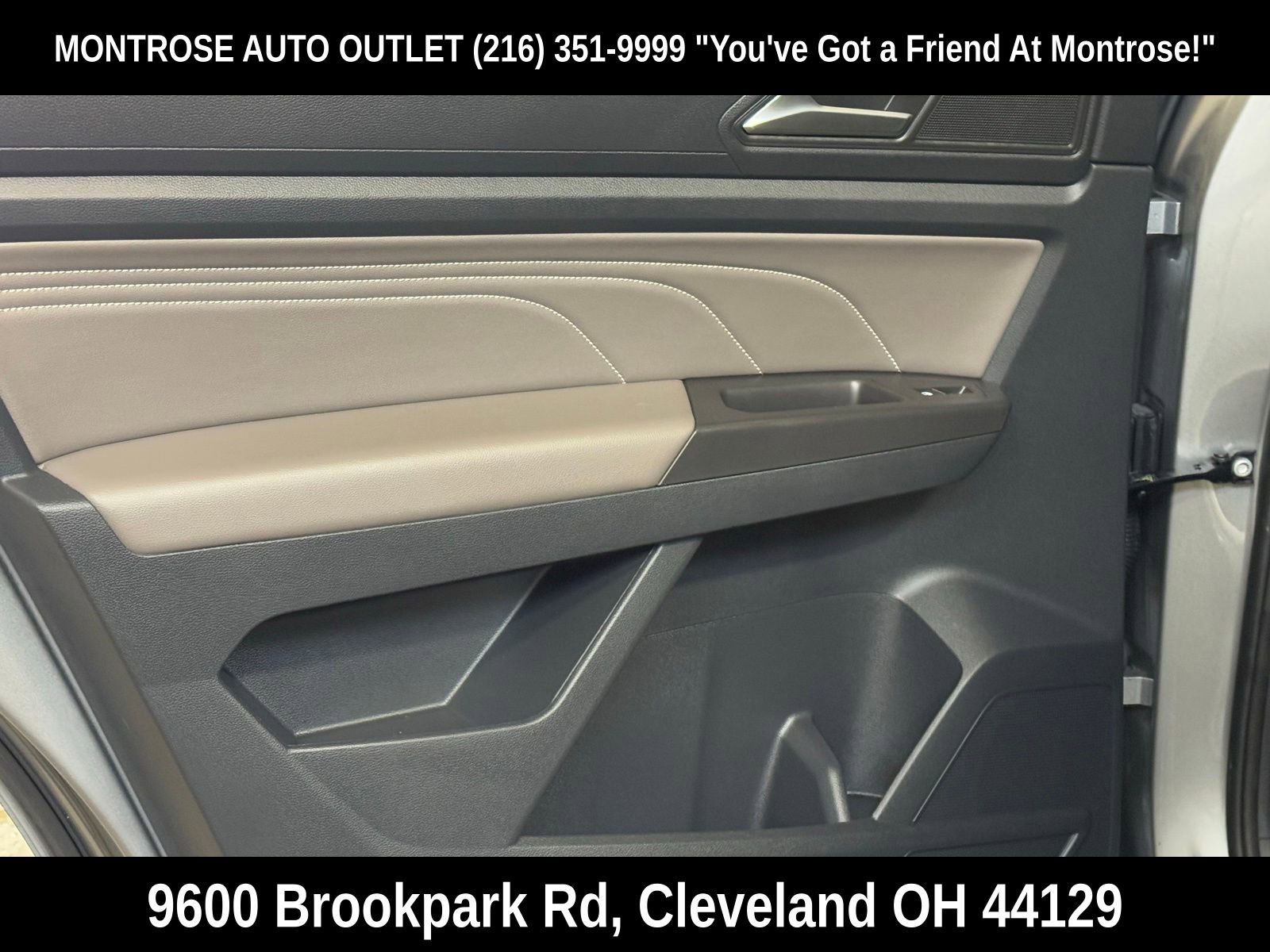 Used 2022 Volkswagen Atlas Cross Sport SEL R-Line image 33