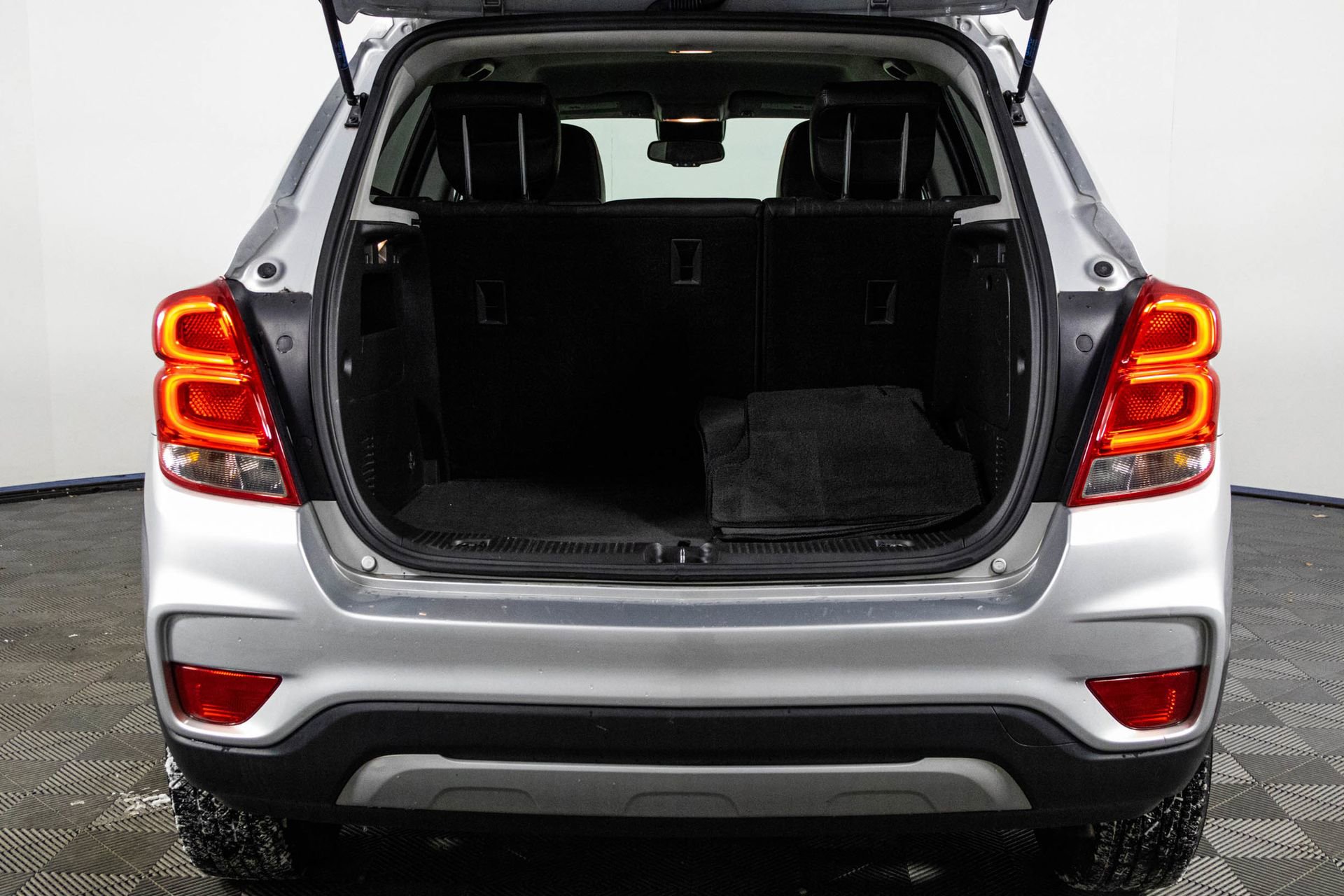 Used 2017 Chevrolet Trax LT w/ LT Convenience Package image 22