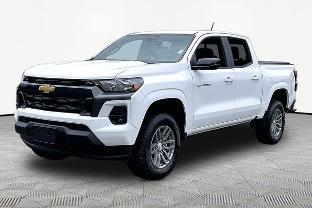 Used 2024 Chevrolet Colorado LT w/ LT Convenience Package RWD image 3