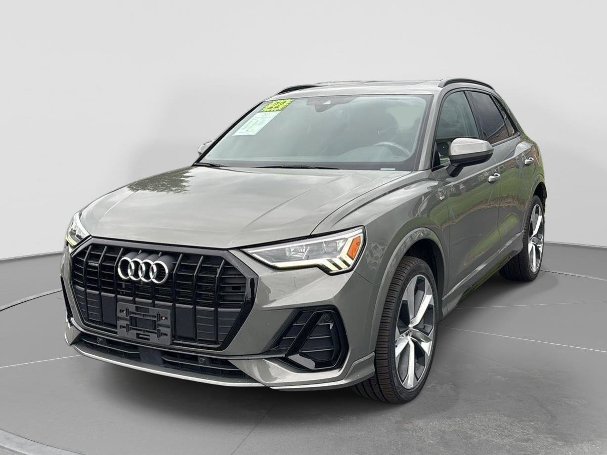 Used 2022 Audi Q3 2.0T Premium Plus w/ Premium Plus Package AWD/4WD image 1