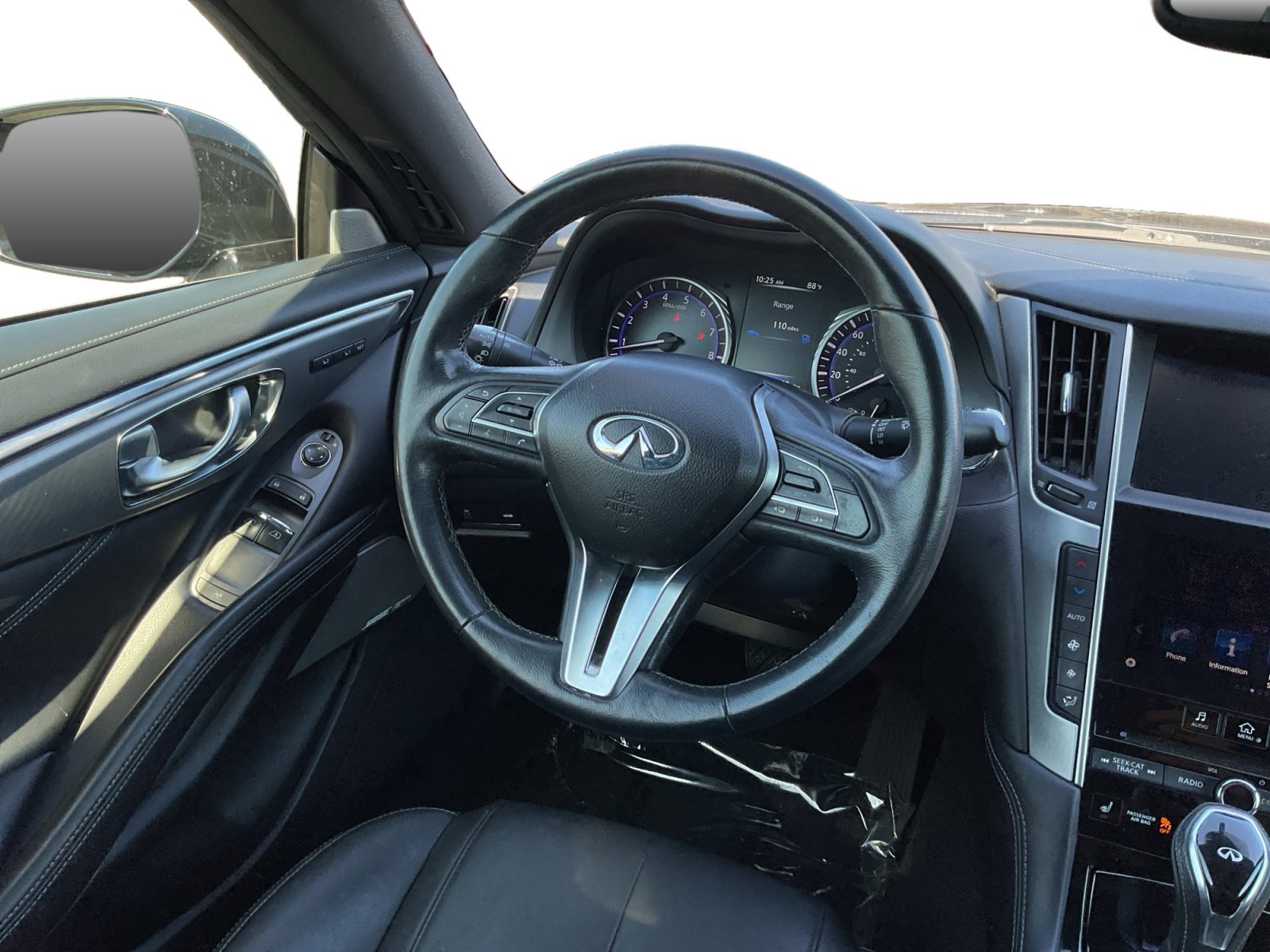 Used 2017 INFINITI Q60 3.0t w/ Premium Plus Package 3.0T RWD image 11