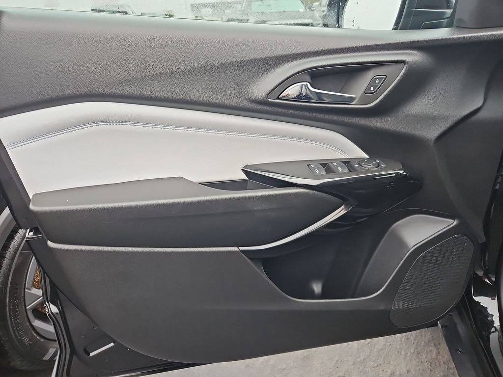 Certified 2025 Chevrolet Trax LT w/ LT Convenience Package image 10