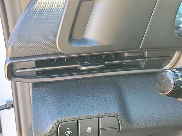 Used 2025 Hyundai Elantra Sport image 30