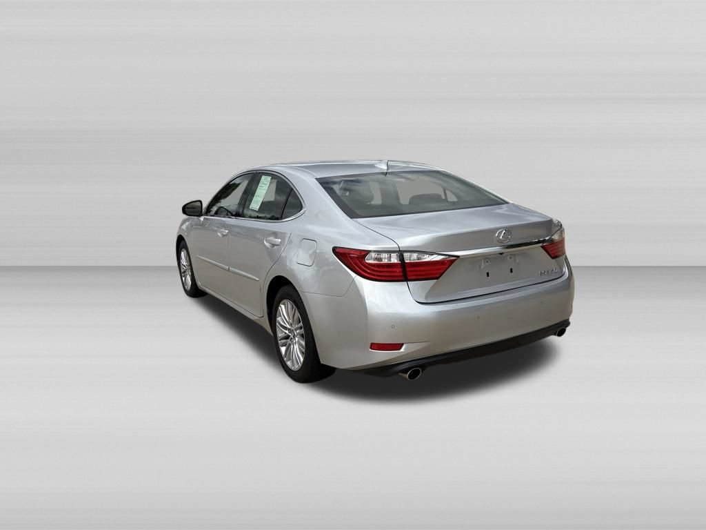 Used 2015 Lexus ES 350 w/ Luxury Package FWD image 6
