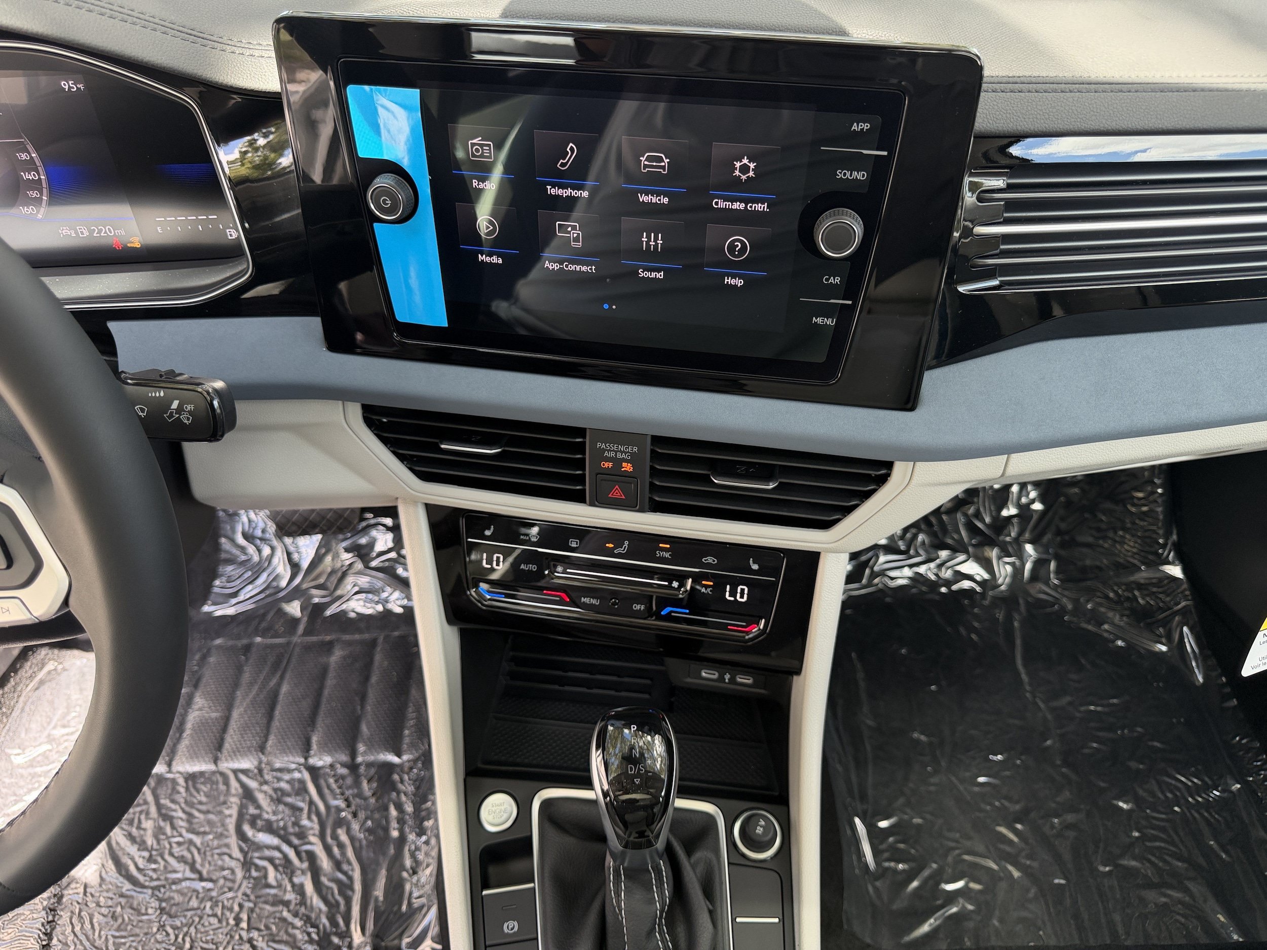 New 2027 Volkswagen Jetta SE FWD image 23