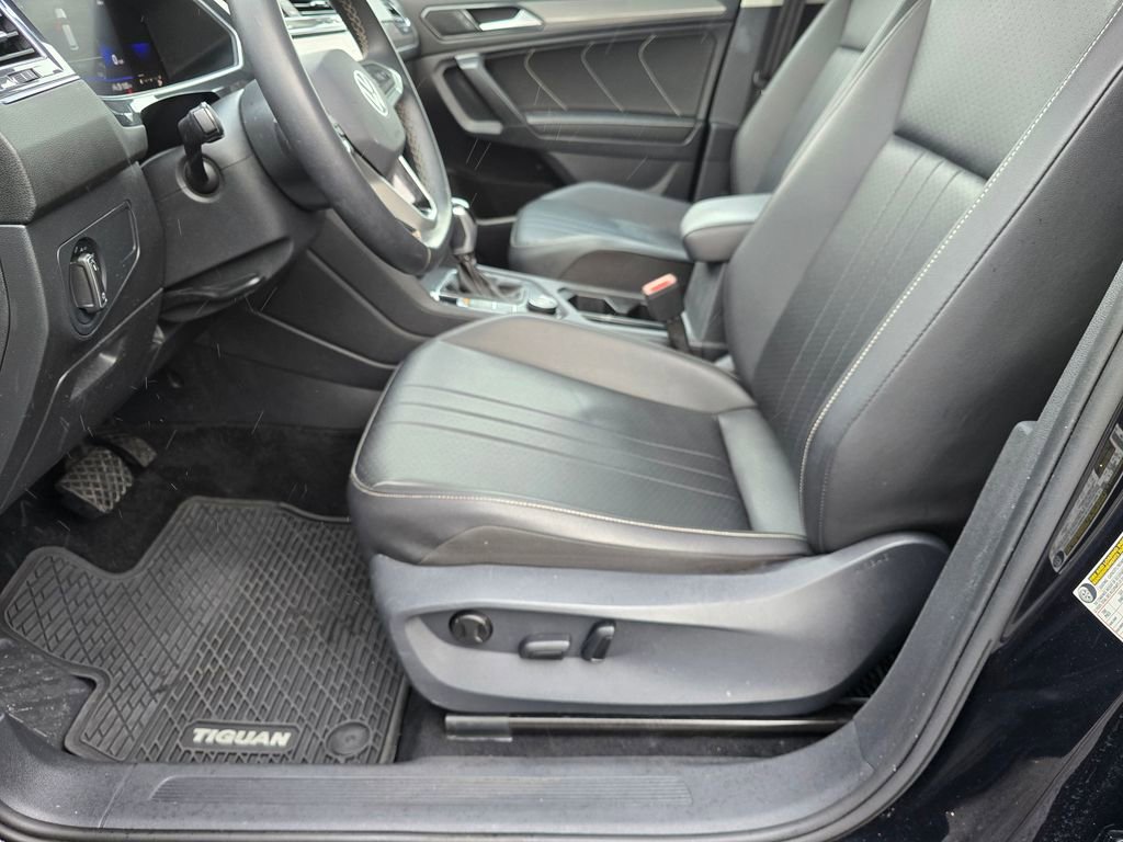 Used 2022 Volkswagen Tiguan SE image 23