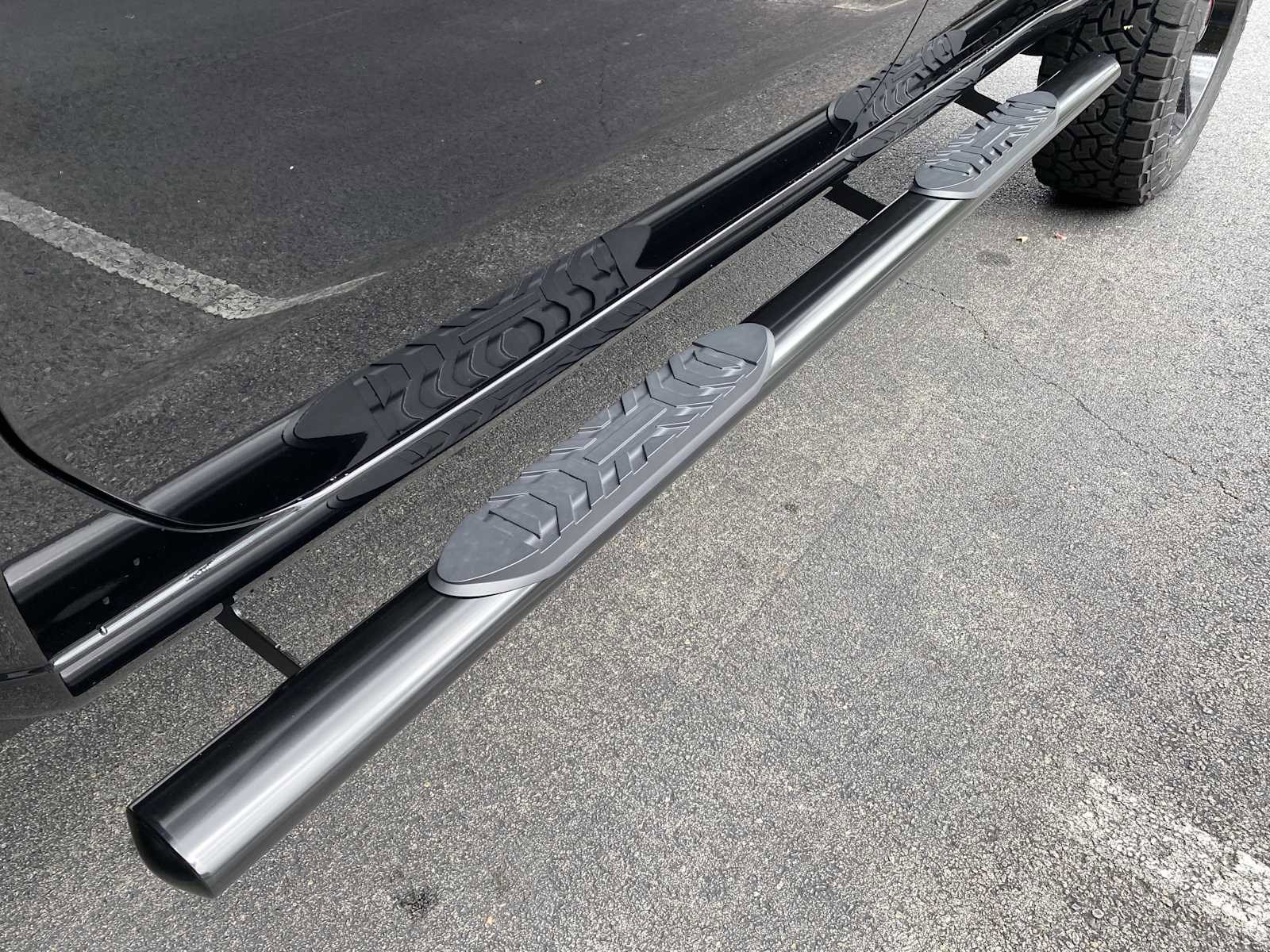 Used 2024 Chevrolet Silverado 2500 LTZ w/ LTZ Premium Package image 45