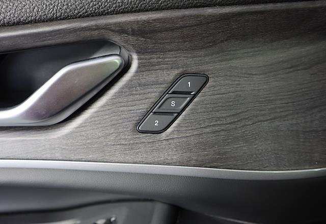 Used 2022 Jeep Grand Cherokee Limited 4xe image 26