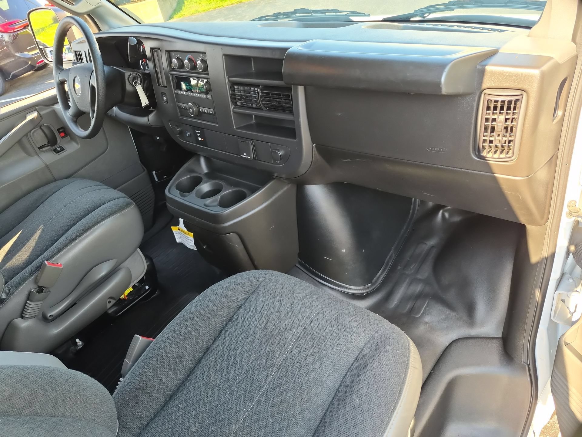Used 2025 Chevrolet Express 2500 w/ Driver Convenience Package RWD image 26