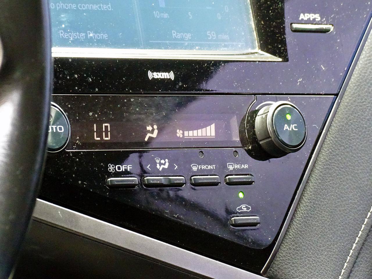 Used 2020 Toyota Camry SE FWD image 27