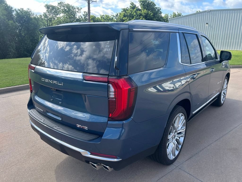 Used 2025 GMC Yukon Denali w/ Denali Reserve Package AWD/4WD image 4