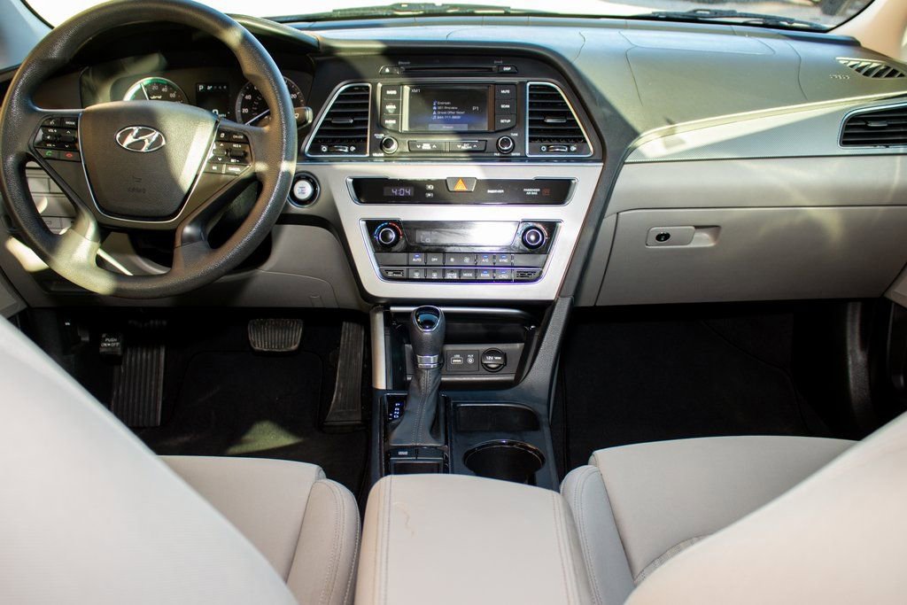 Used 2016 Hyundai Sonata SE image 11