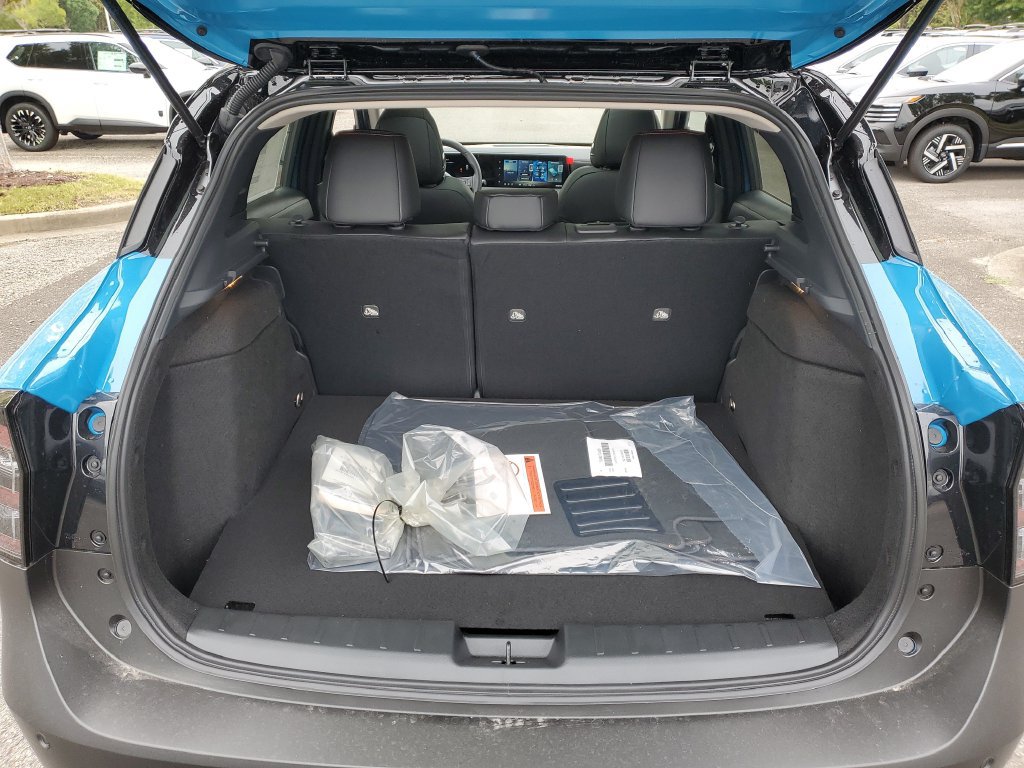 New 2027 Nissan Kicks SR w/ SR Premium Package AWD/4WD image 9