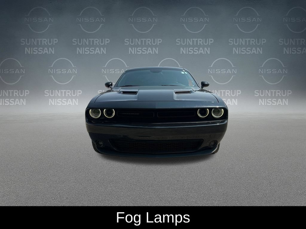 Used 2016 Dodge Challenger SXT w/ Blacktop Package RWD image 10