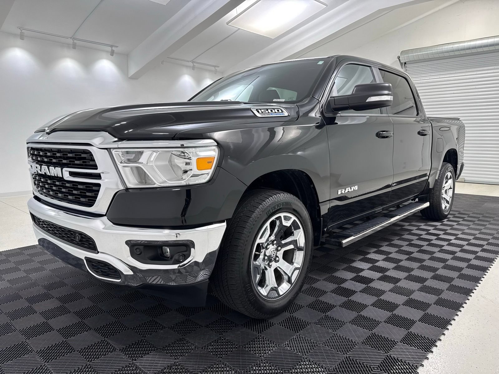 Used 2022 RAM 1500 Big Horn AWD/4WD image 3