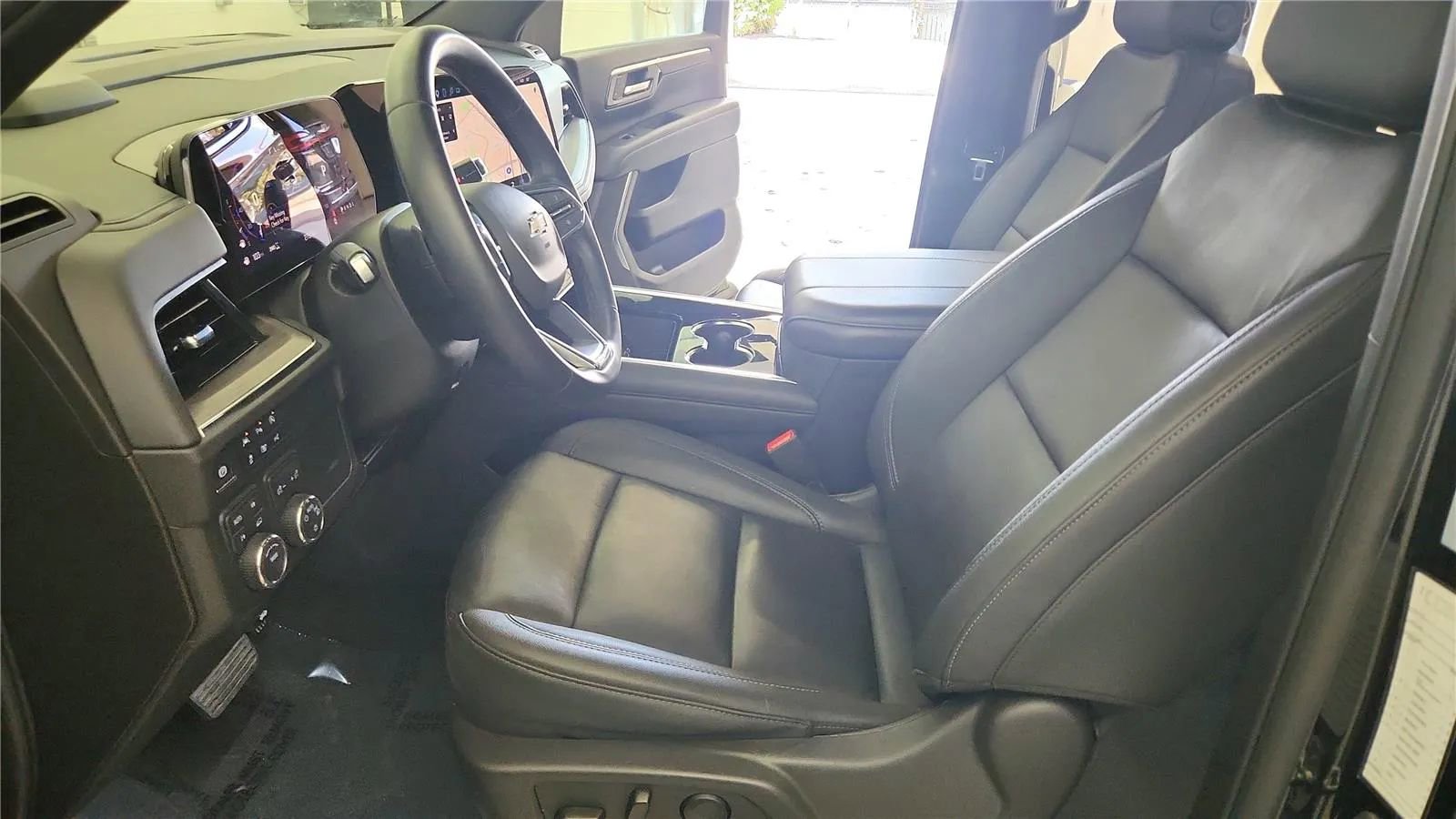 Used 2025 Chevrolet Tahoe LT AWD/4WD image 23