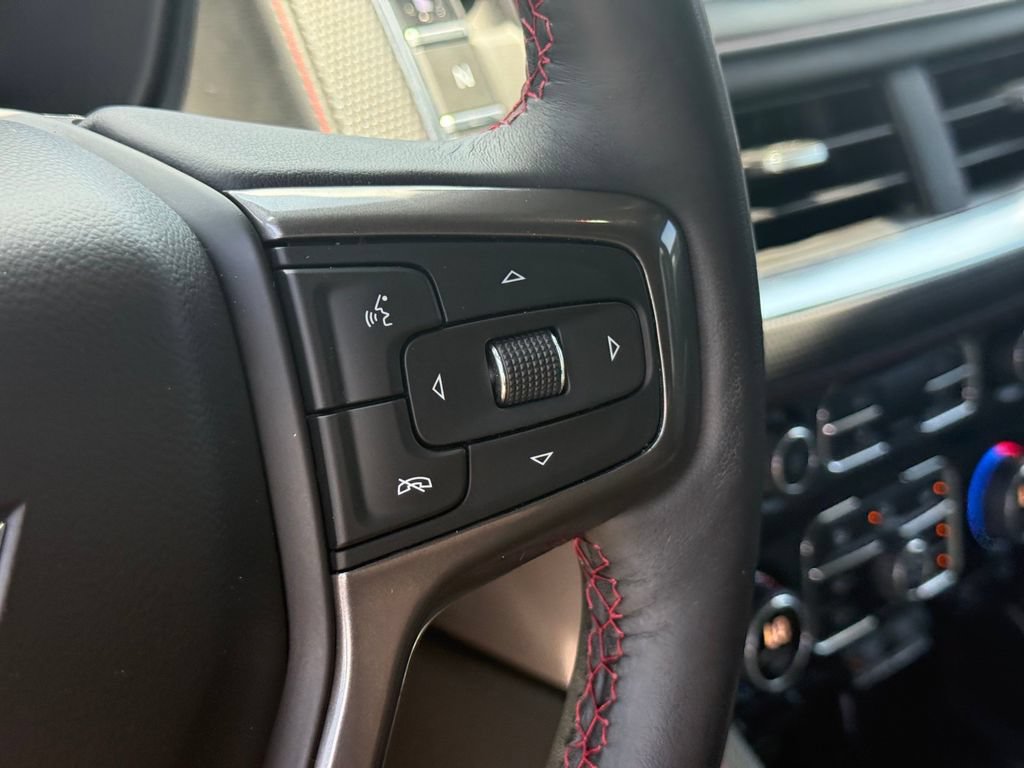 Used 2022 Chevrolet Suburban RST w/ Luxury Package RWD image 14
