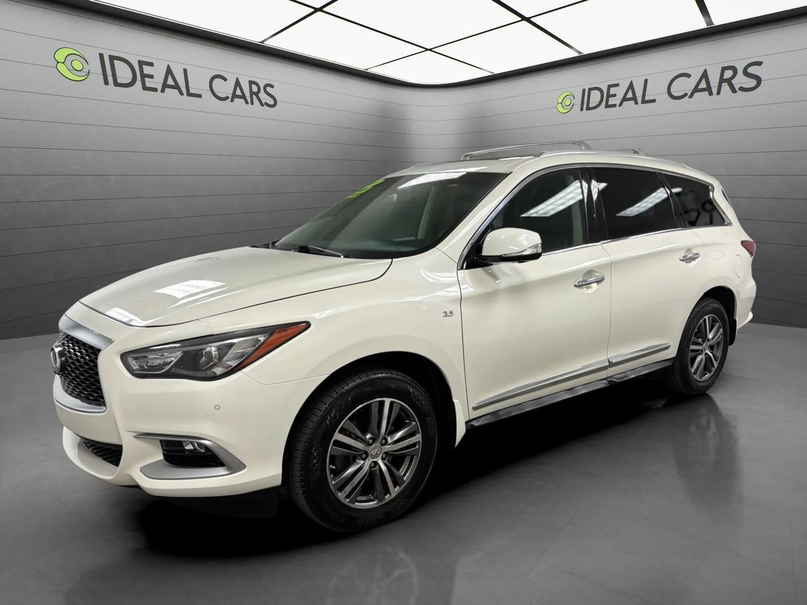 Used 2016 INFINITI QX60 FWD w/ Premium Plus Package